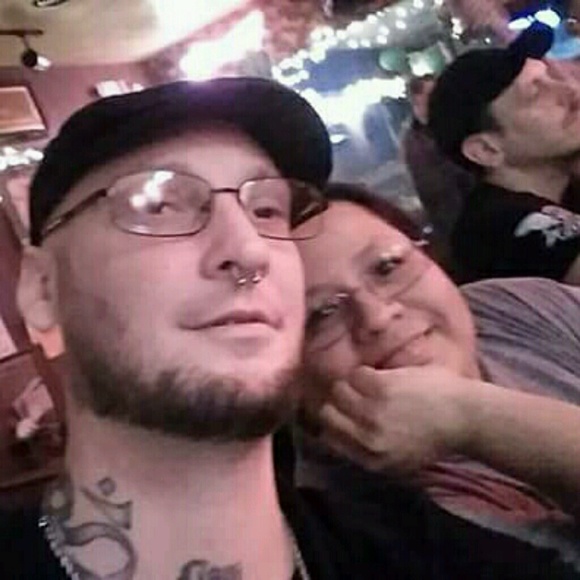 Meet your Posher, Stephanie - Picture 1 of 1